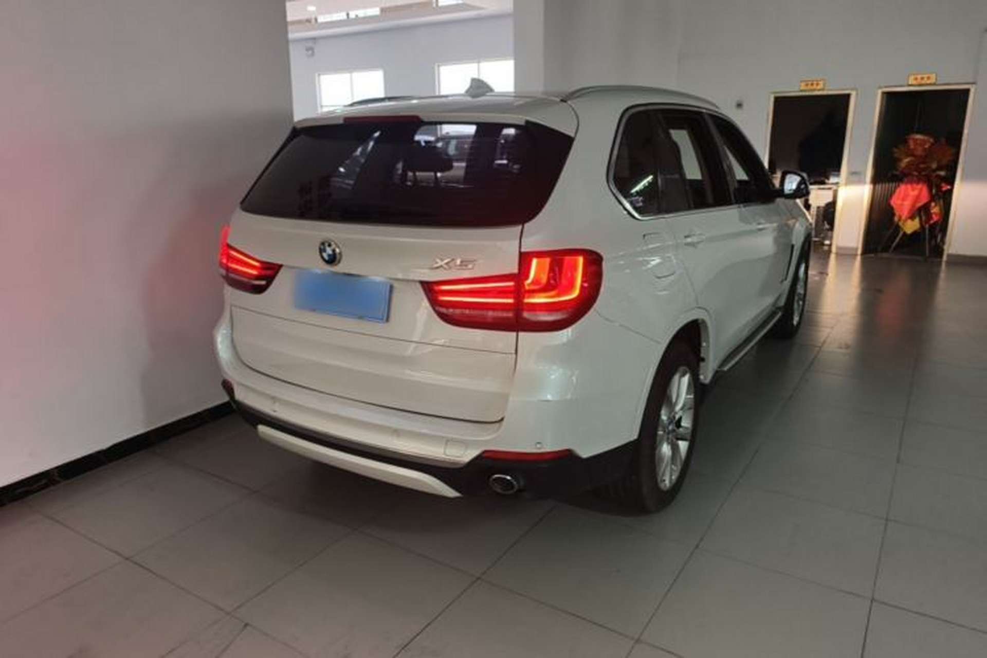 Used BMW X5 2018 xDrive28i Rear Right 45 Deg
