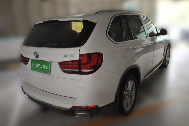 Used BMW X5 2018 xDrive35i Standard Model Small Screen Fabric Middle East Rear Right 45 Deg
