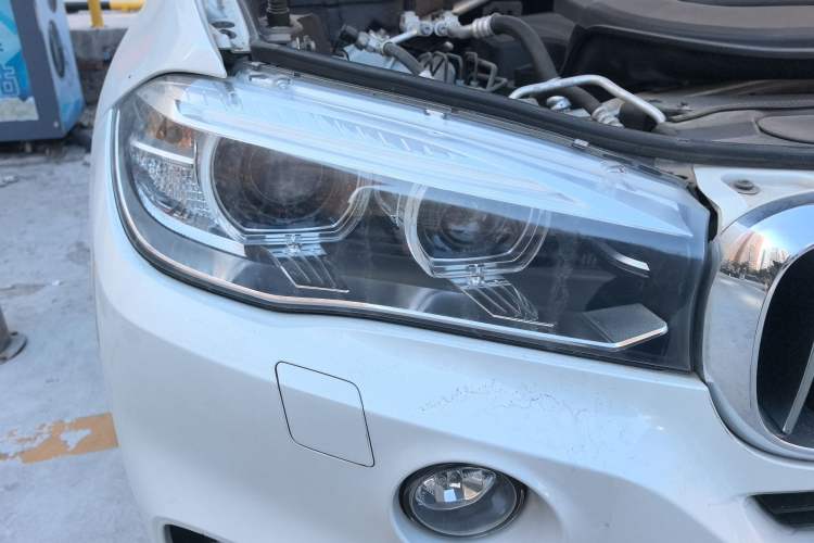 Used BMW X5 2018 xDrive28i Right Front Headlight