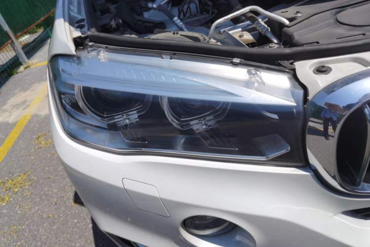 Used BMW X5 2018 xDrive28i Right Front Headlight
