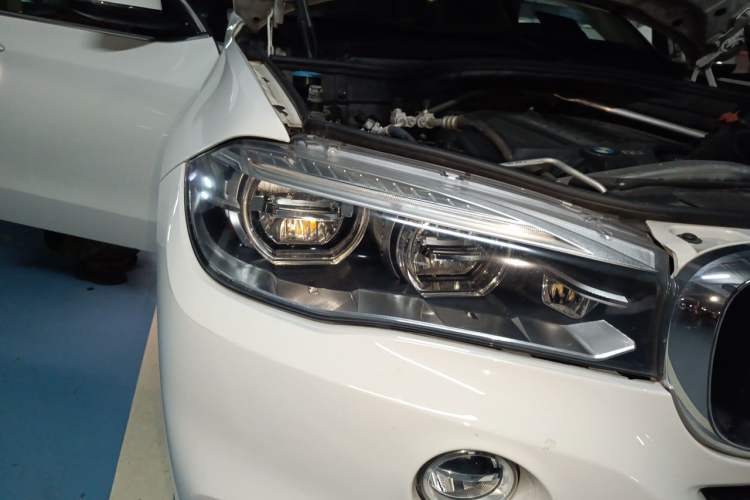 Used BMW X5  Right Front Headlight