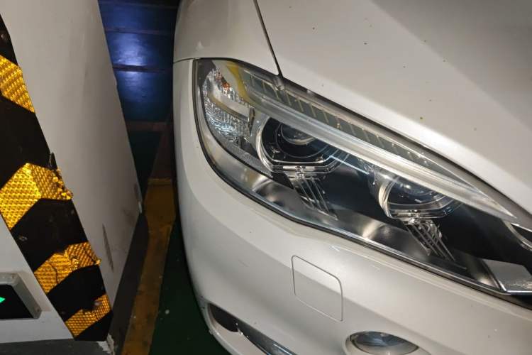 Used BMW X5 2018 xDrive28i Right Front Headlight