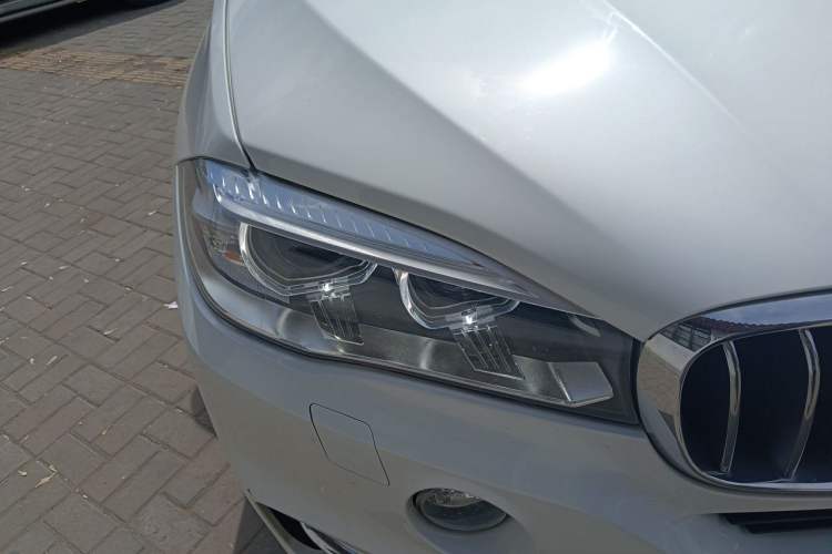 Used BMW X5 2018 xDrive28i Right Front Headlight