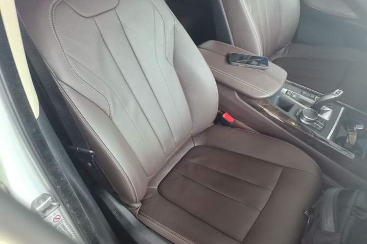 Used BMW X5 2018 xDrive28i Right Front Seat