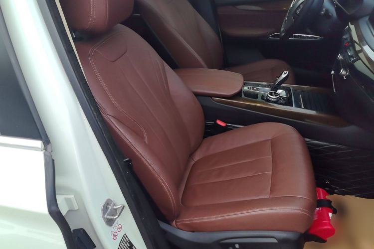 Used BMW X5 2018 xDrive35i Standard Model Small Screen Fabric Middle East Right Front Seat