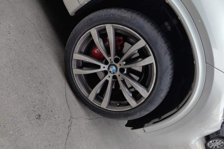 Used BMW X5 2018 xDrive35i M Sport Edition Right Front Wheel Hub