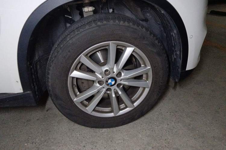 Used BMW X5  Right Front Wheel Hub