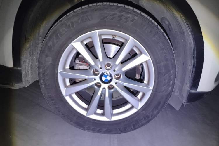 Used BMW X5 2018 xDrive35i Base Model Middle East Right Front Wheel Hub