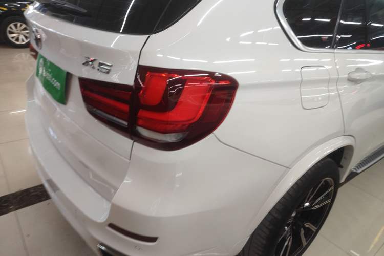 Used BMW X5 2018 xDrive35i Standard Model Small Screen Fabric Middle East Right Rear Taillight