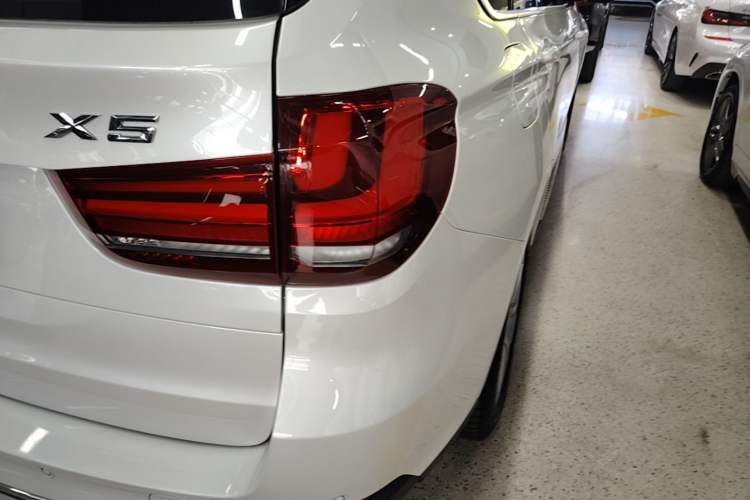 Used BMW X5 2018 xDrive28i Right Rear Taillight