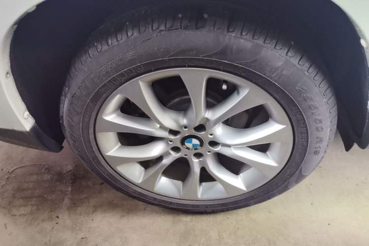 Used BMW X5 2018 xDrive28i Right Rear Wheel Hub