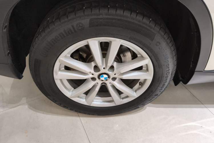 Used BMW X5 2018 xDrive35i Base Model Middle East Right Rear Wheel Hub