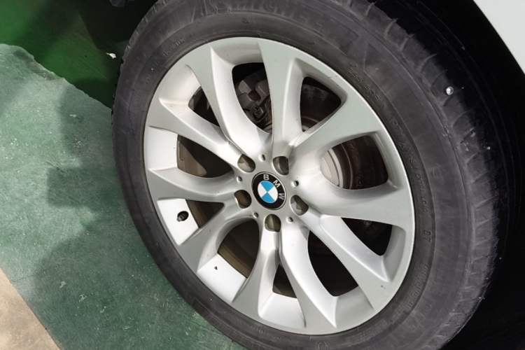 Used BMW X5 2018 xDrive28i Right Rear Wheel Hub