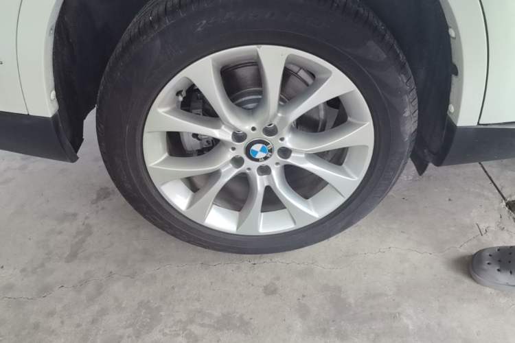 Used BMW X5 2018 xDrive28i Right Rear Wheel Hub