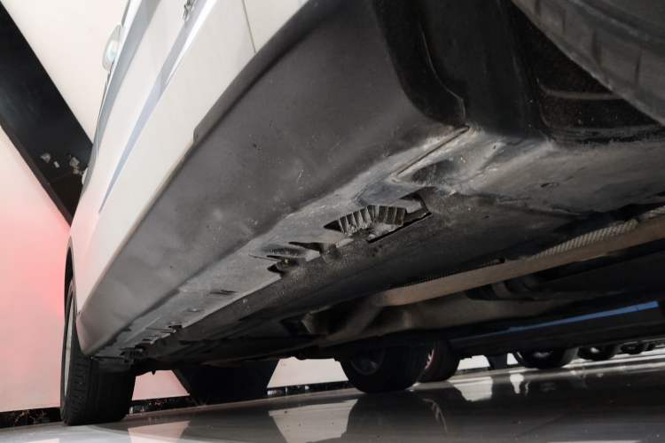 Used BMW X5 2018 xDrive35i Base Model Middle East Right Side Sill
