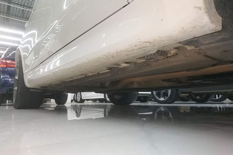 Used BMW X5 2018 xDrive35i Base Model Middle East Right Side Sill