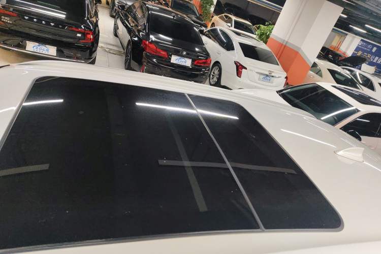Used BMW X5 2018 xDrive28i Roof