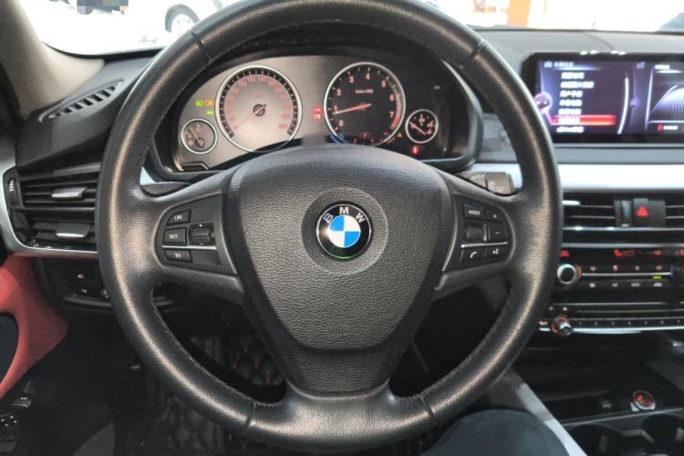 Used BMW X5 2018 xDrive35i Base Model Middle East Steering Wheel