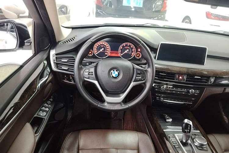 Used BMW X5 2018 xDrive28i Steering Wheel