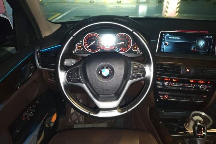 Used BMW X5 2018 xDrive28i Steering Wheel