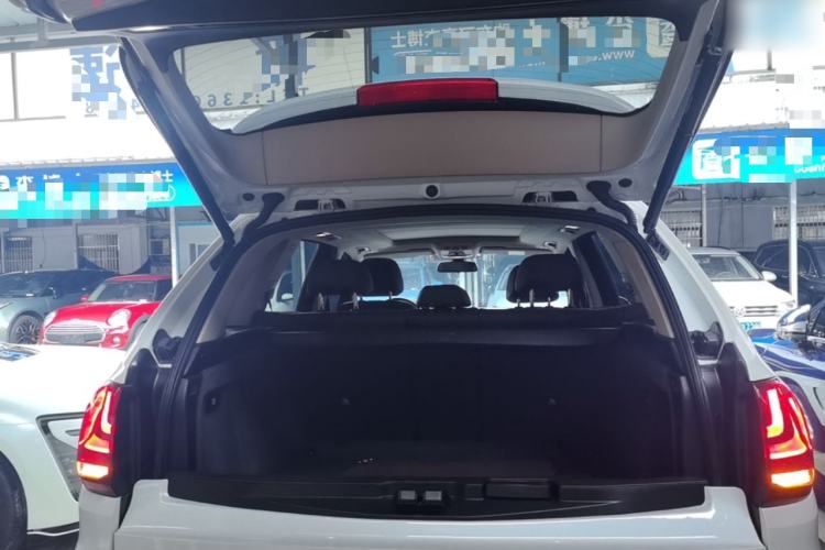 Used BMW X5 2018 xDrive28i Trunk