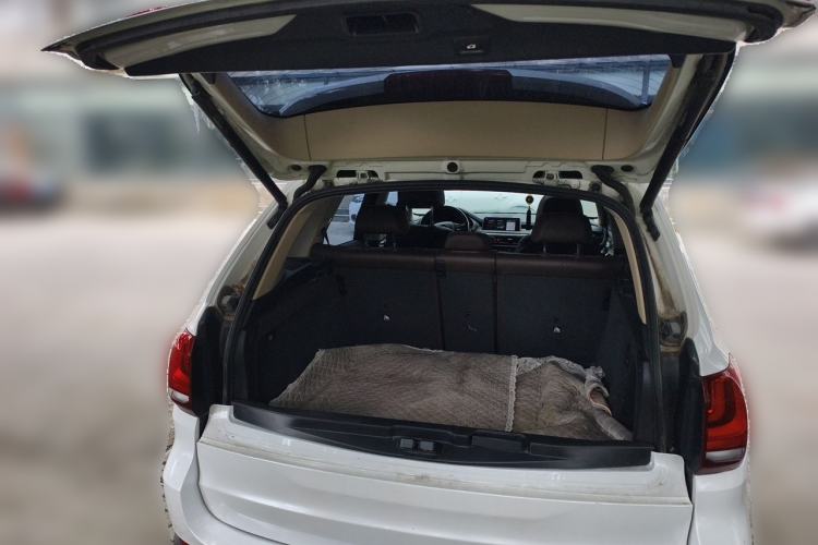 Used BMW X5 2018 xDrive28i Trunk