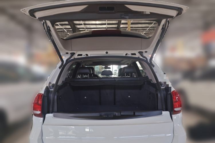 Used BMW X5  Trunk