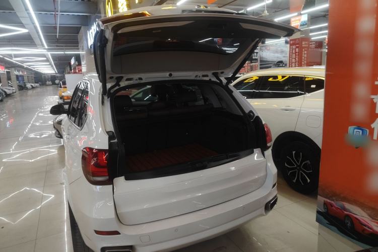 Used BMW X5 2018 xDrive35i Standard Model Small Screen Fabric Middle East Trunk