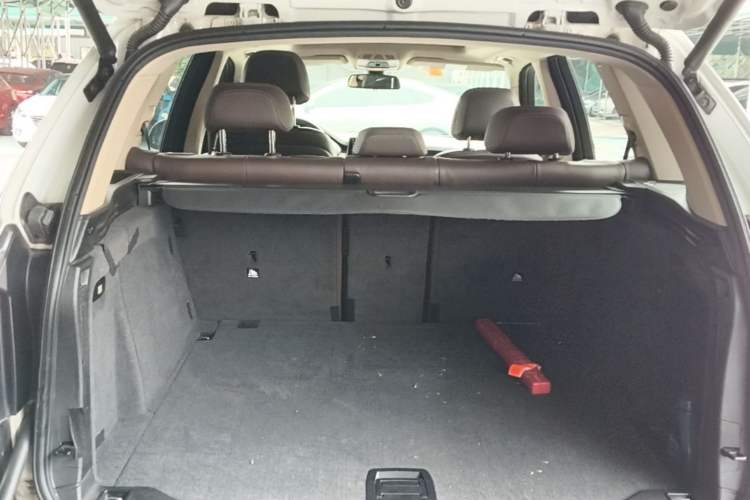 Used BMW X5 2018 xDrive28i Trunk