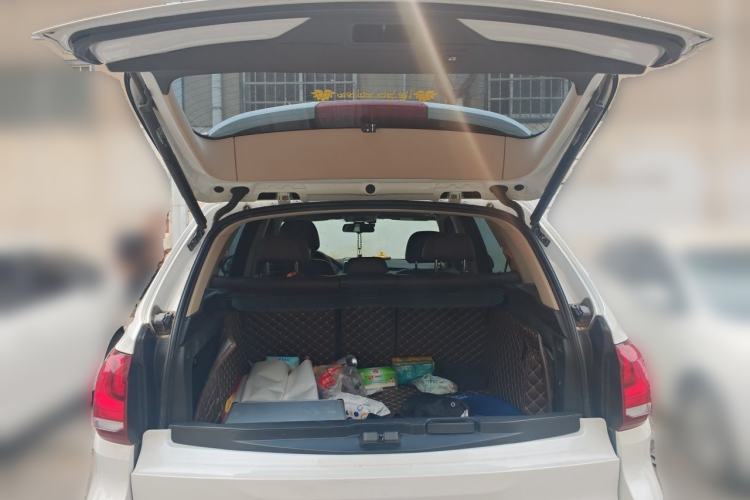 Used BMW X5 2018 xDrive28i Trunk