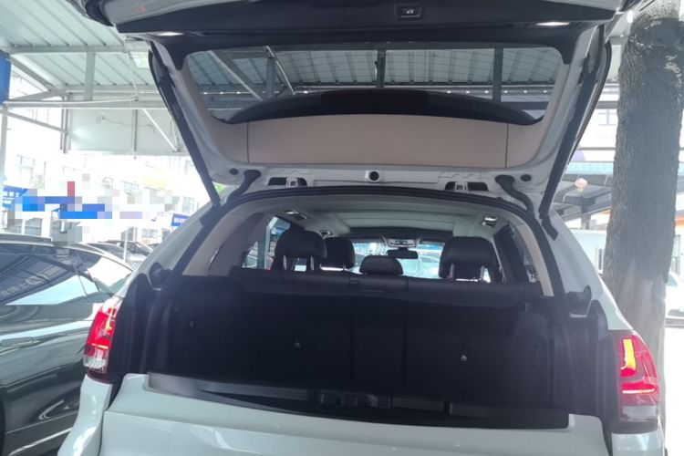 Used BMW X5 2018 xDrive28i Trunk