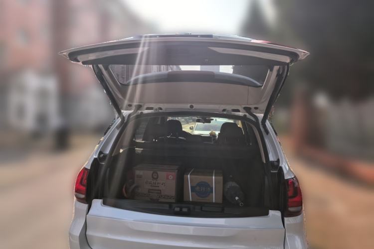 Used BMW X5 2018 xDrive28i Trunk