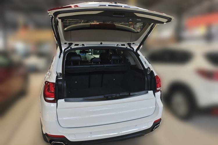 Used BMW X5  Trunk