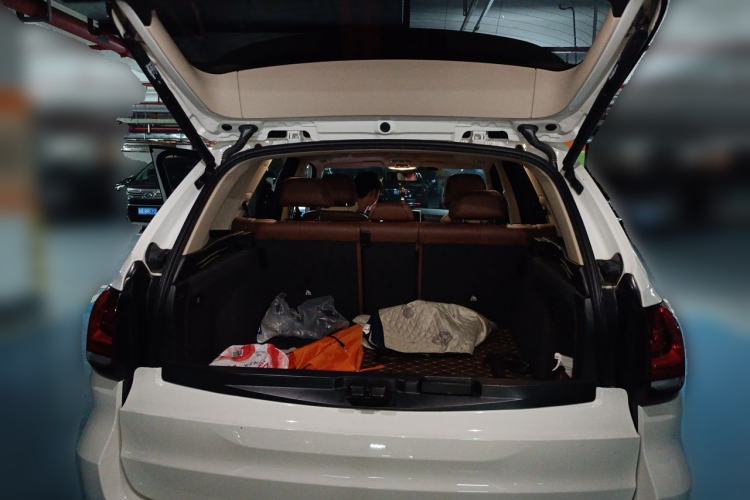 Used BMW X5  Trunk