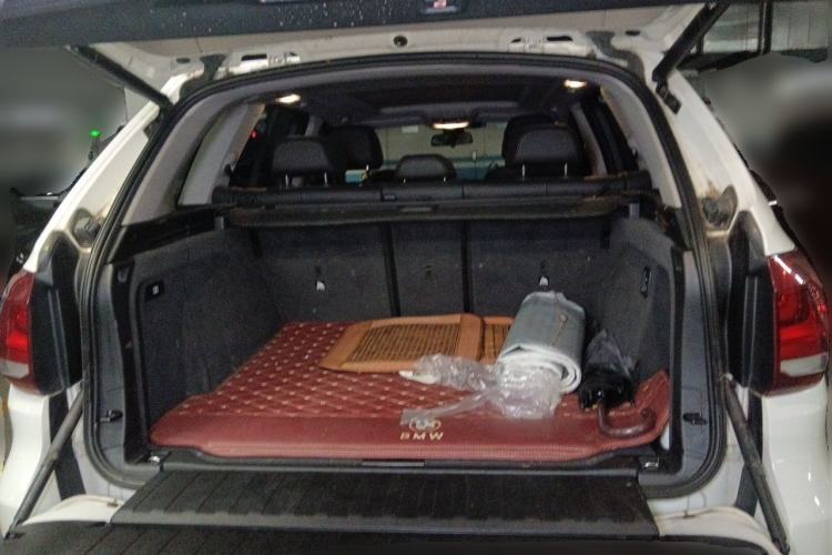 Used BMW X5  Trunk