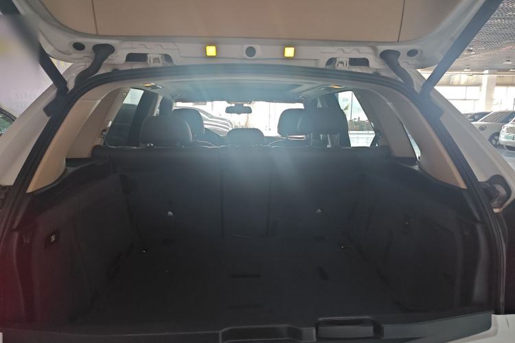Used BMW X5 2018 xDrive28i Trunk