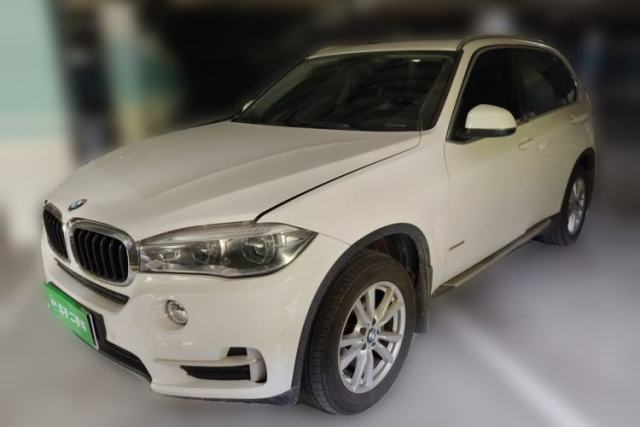 BMW X5 2018 xDrive35i Standard Model Small Screen Fabric Middle East مستعملة