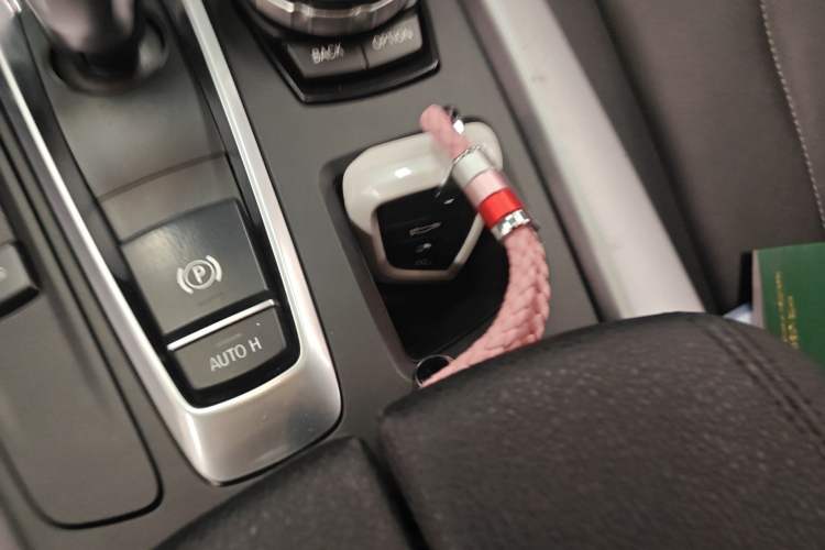 Used BMW X5  Vehicle Key