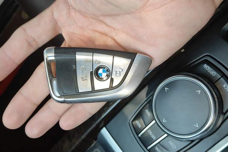 Used BMW X5 2018 xDrive28i Vehicle Key