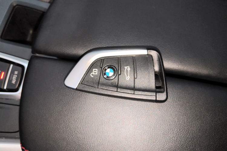 Used BMW X5 2018 xDrive35i Base Model Middle East Vehicle Key