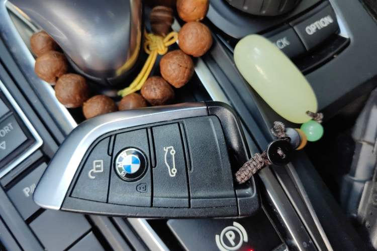Used BMW X5  Vehicle Key