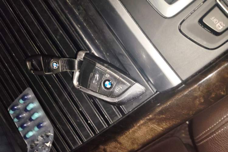 Used BMW X5 2018 xDrive28i Vehicle Key
