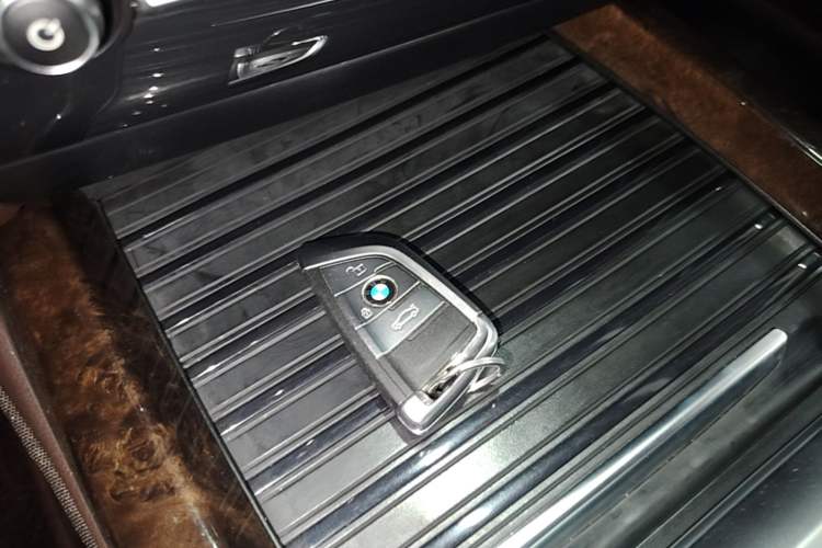 Used BMW X5 2018 xDrive28i Vehicle Key