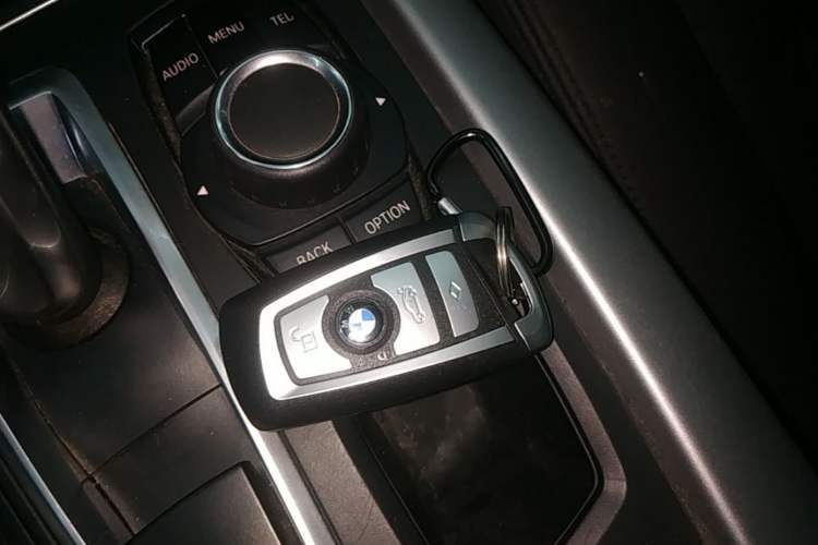 Used BMW X5 2018 xDrive35i Base Model Middle East Vehicle Key