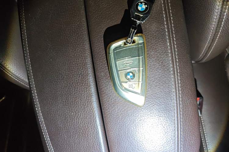 Used BMW X5 2018 xDrive28i Vehicle Key