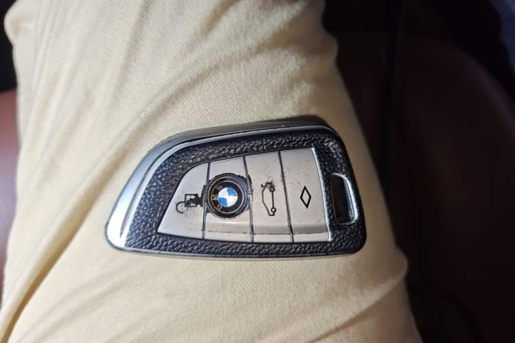 Used BMW X5  Vehicle Key