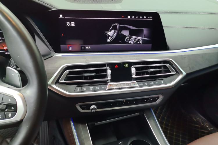 Used BMW X5 2019 xDrive40i Luxury Model with M Sport Package Audio And AC Panel