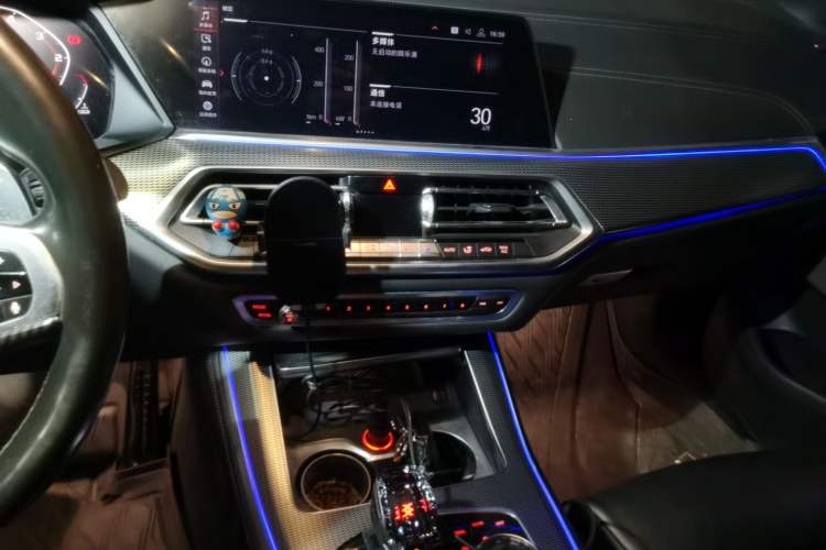 Used BMW X5 2019 xDrive40i Luxury Model with M Sport Package Audio And AC Panel