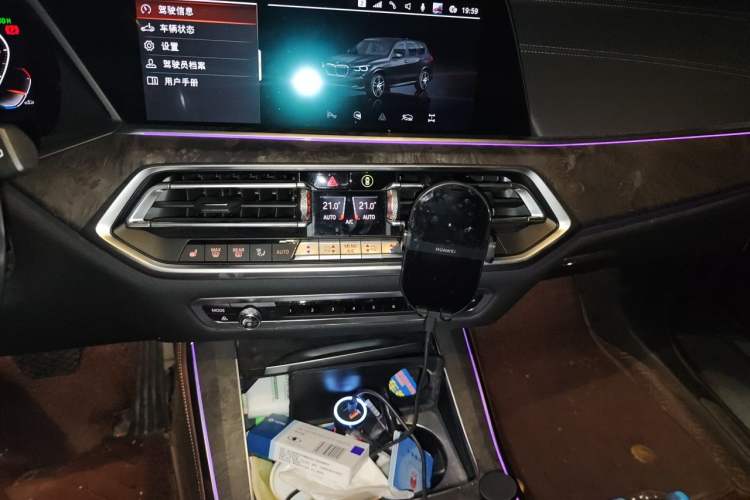 Used BMW X5 2019 xDrive40i Luxury Model with M Sport Package Audio And AC Panel