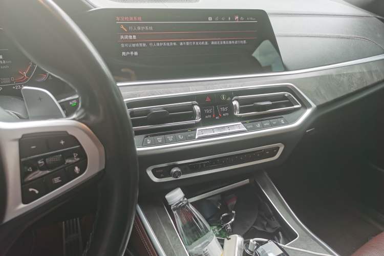 Used BMW X5 2019 xDrive40i Luxury Model with M Sport Package Audio And AC Panel